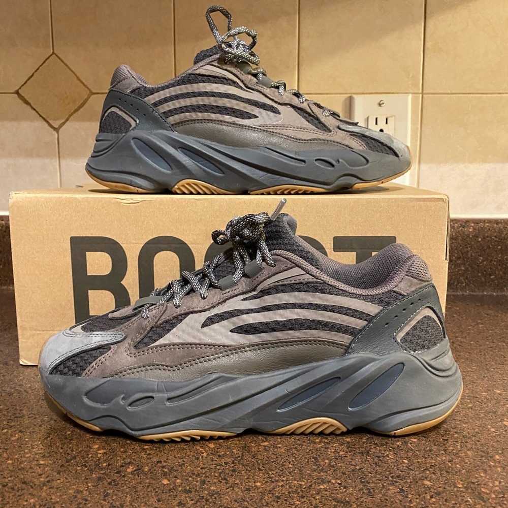 Yeezy Boost 700 V2 Geode - Picture 1 of 9